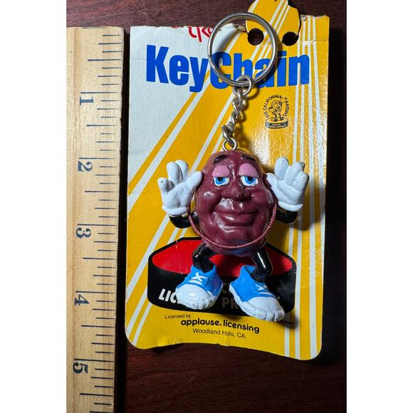 Vintage 1987 Keychain Keyring Charm Novelty California Raisins Justin Blue - Picture 5 of 6